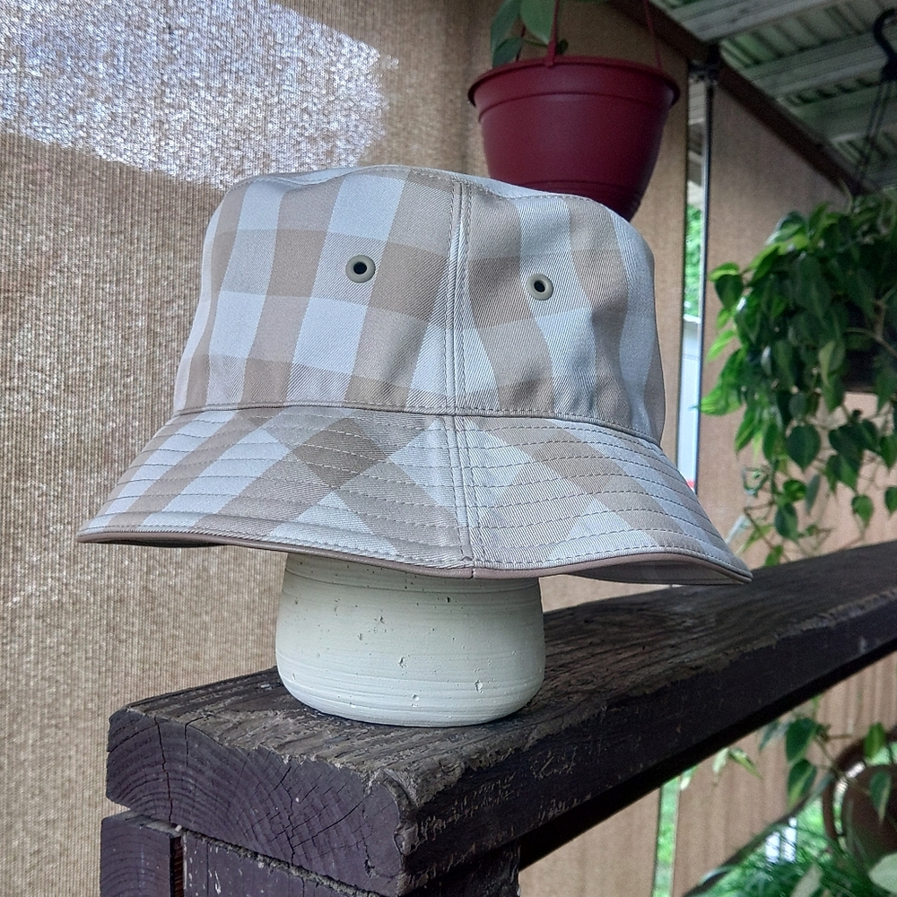 Burberry Check Bucket Hat Soft Fawn Medium